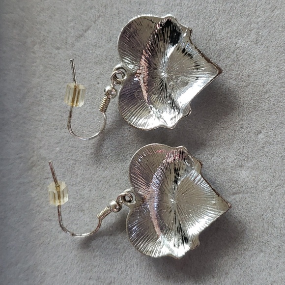 Heart Swimming Earrings - Picture 2 of 4